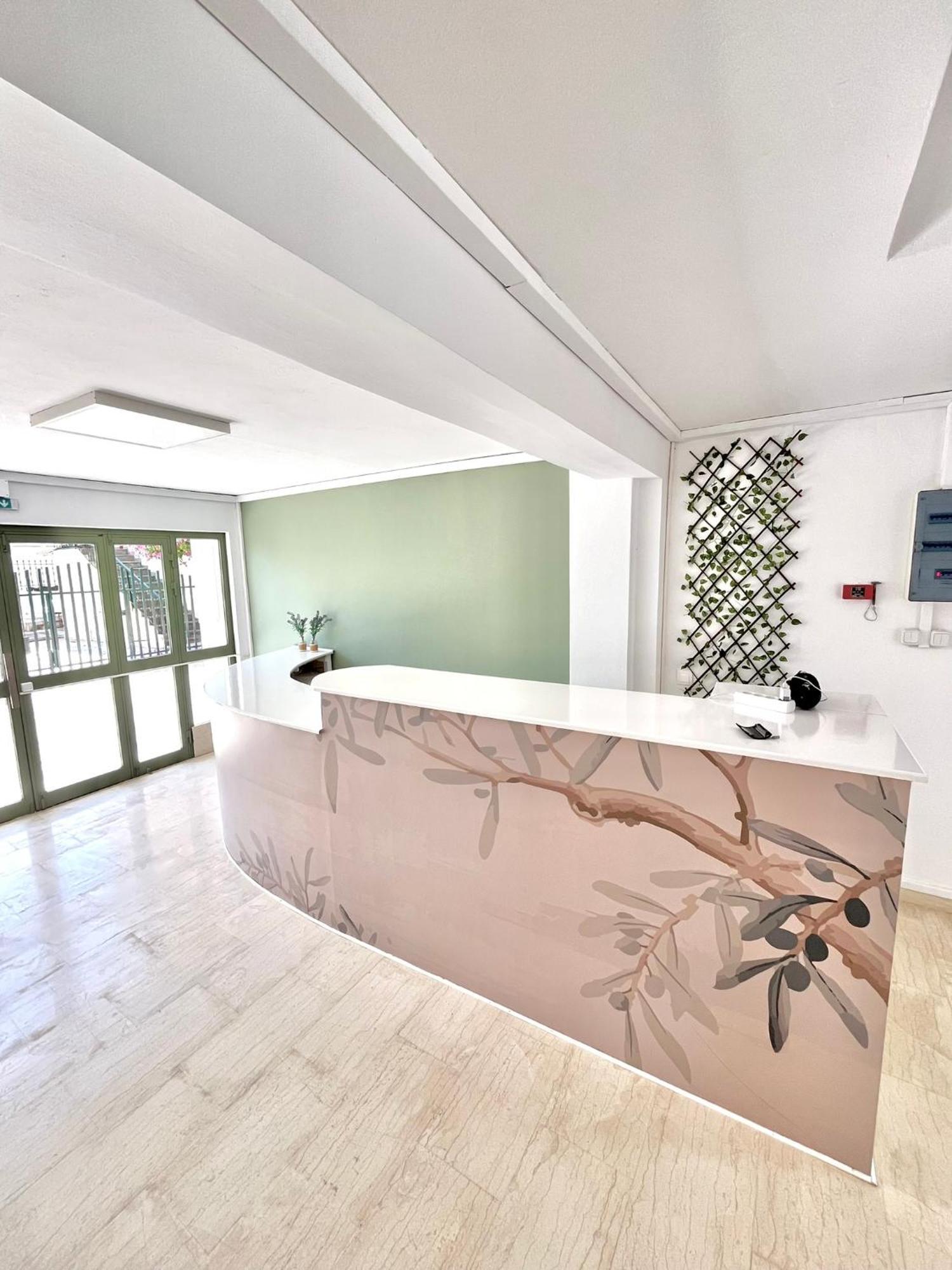 Oelia Rooms & Apartments Agia Marina  Екстериор снимка