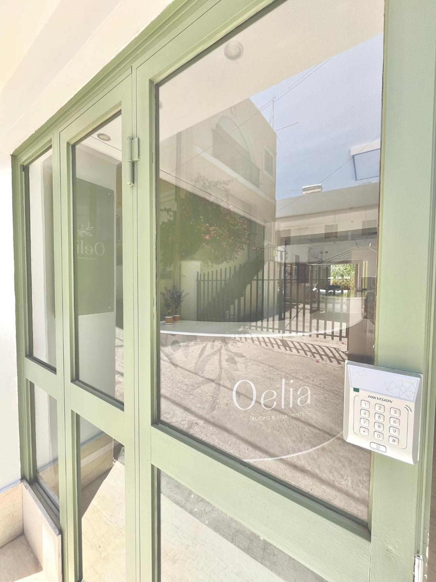 Oelia Rooms & Apartments Agia Marina  Екстериор снимка