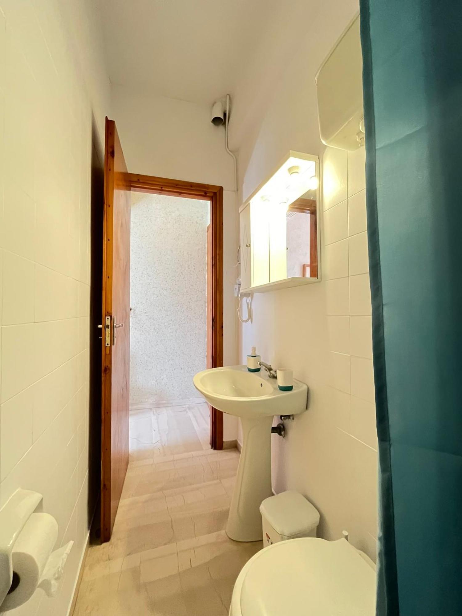 Oelia Rooms & Apartments Agia Marina  Екстериор снимка