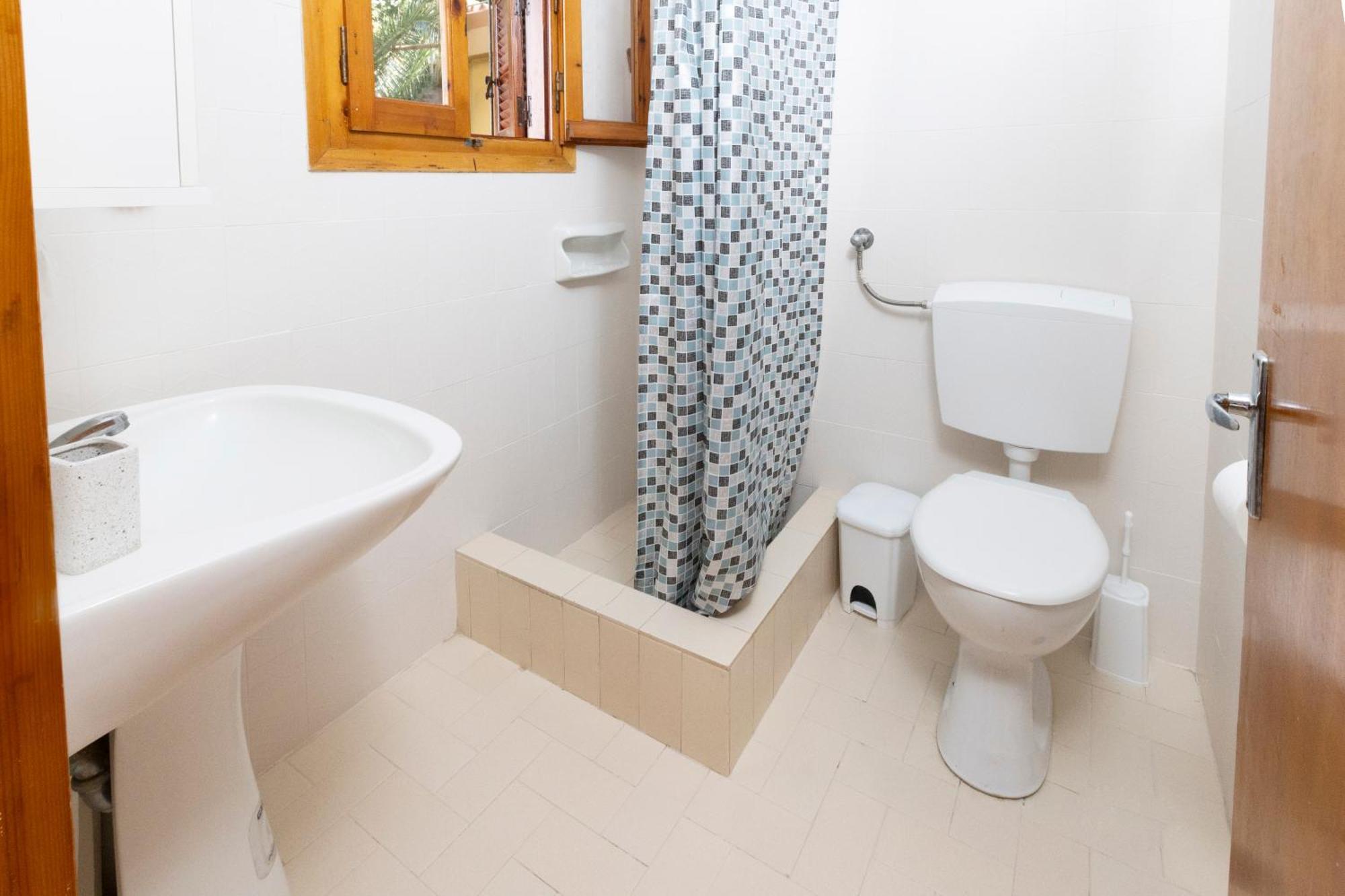 Oelia Rooms & Apartments Agia Marina  Екстериор снимка