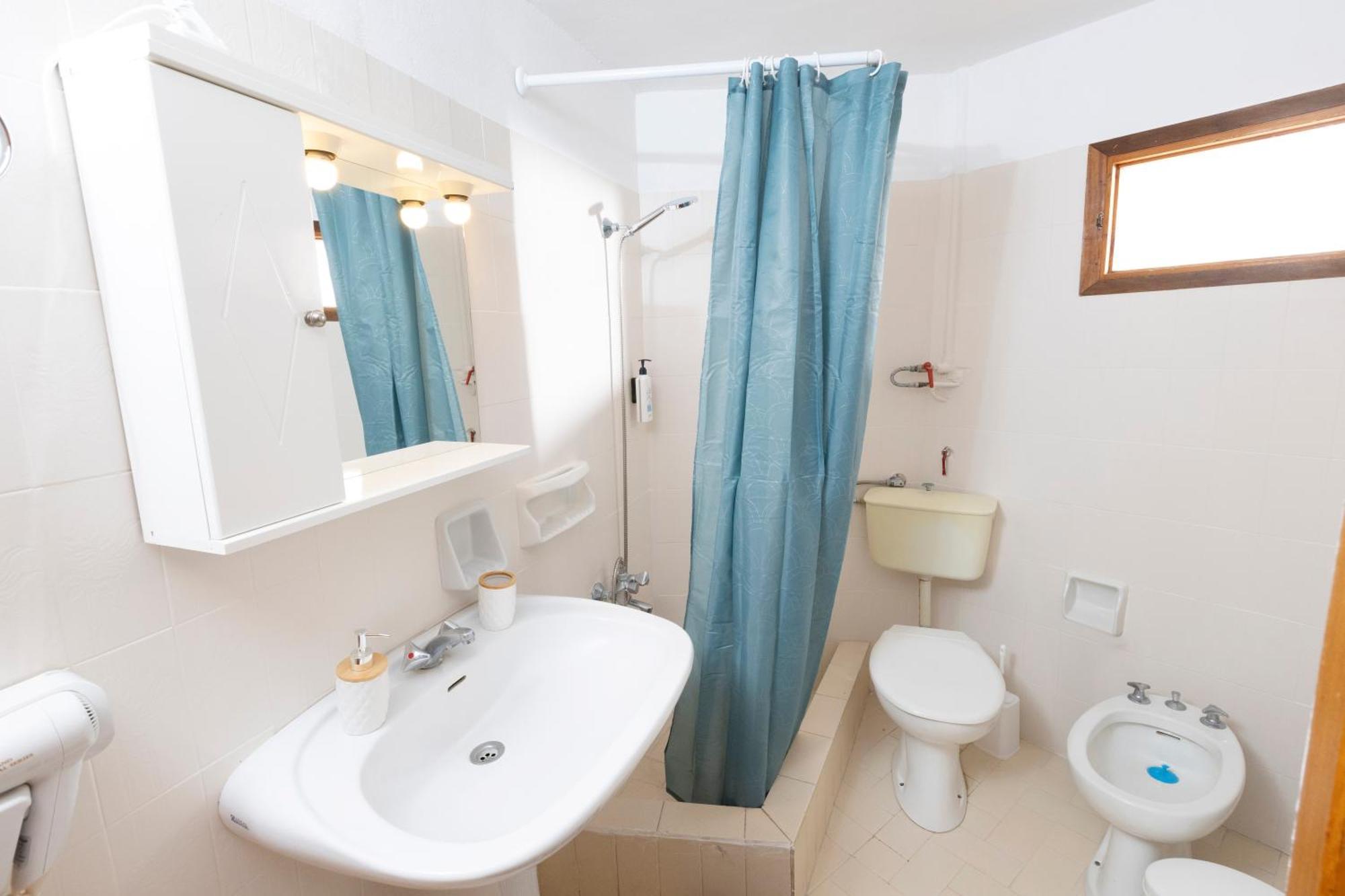 Oelia Rooms & Apartments Agia Marina  Екстериор снимка