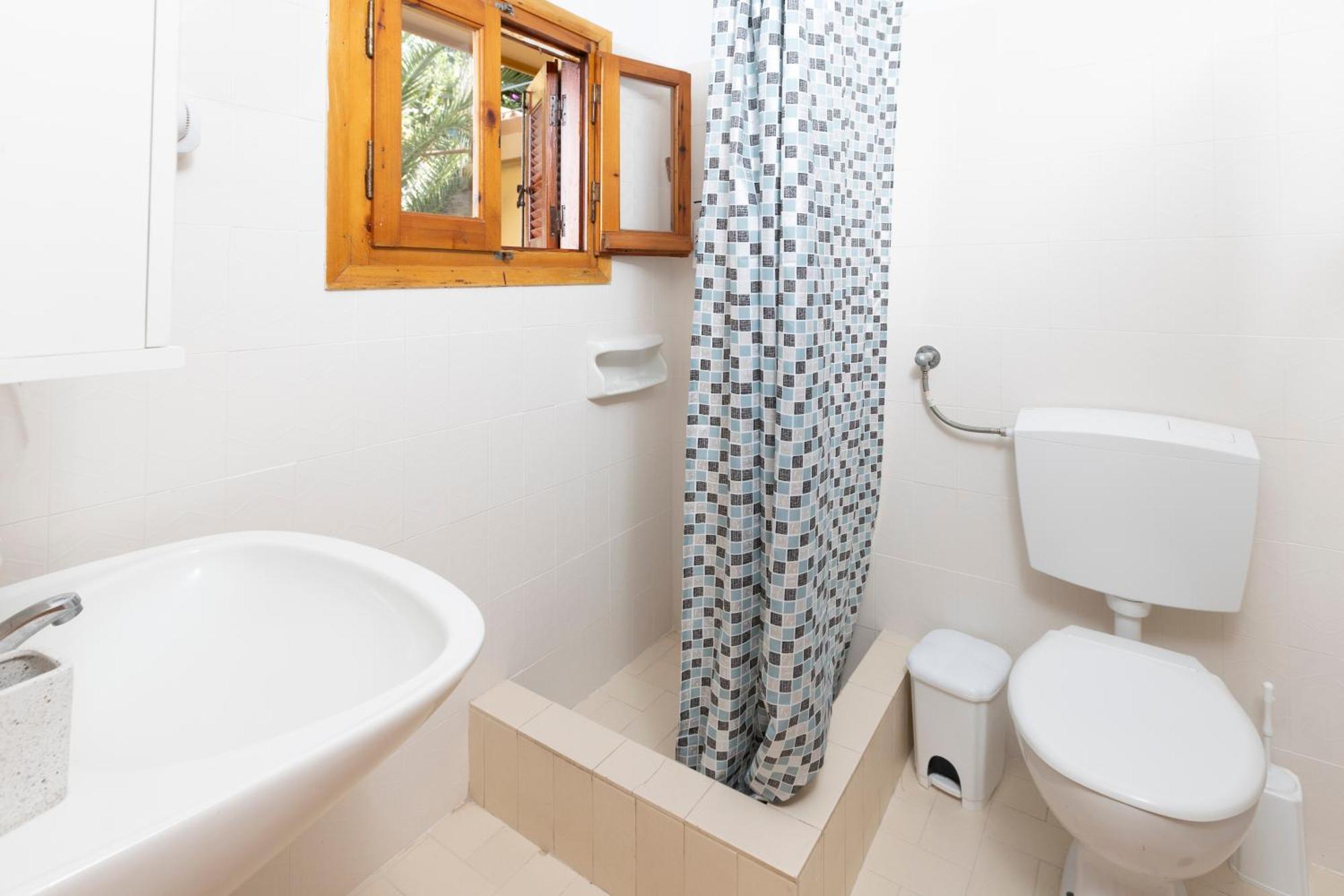 Oelia Rooms & Apartments Agia Marina  Екстериор снимка